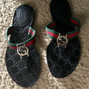 Women’s signature gucci sandals 😍